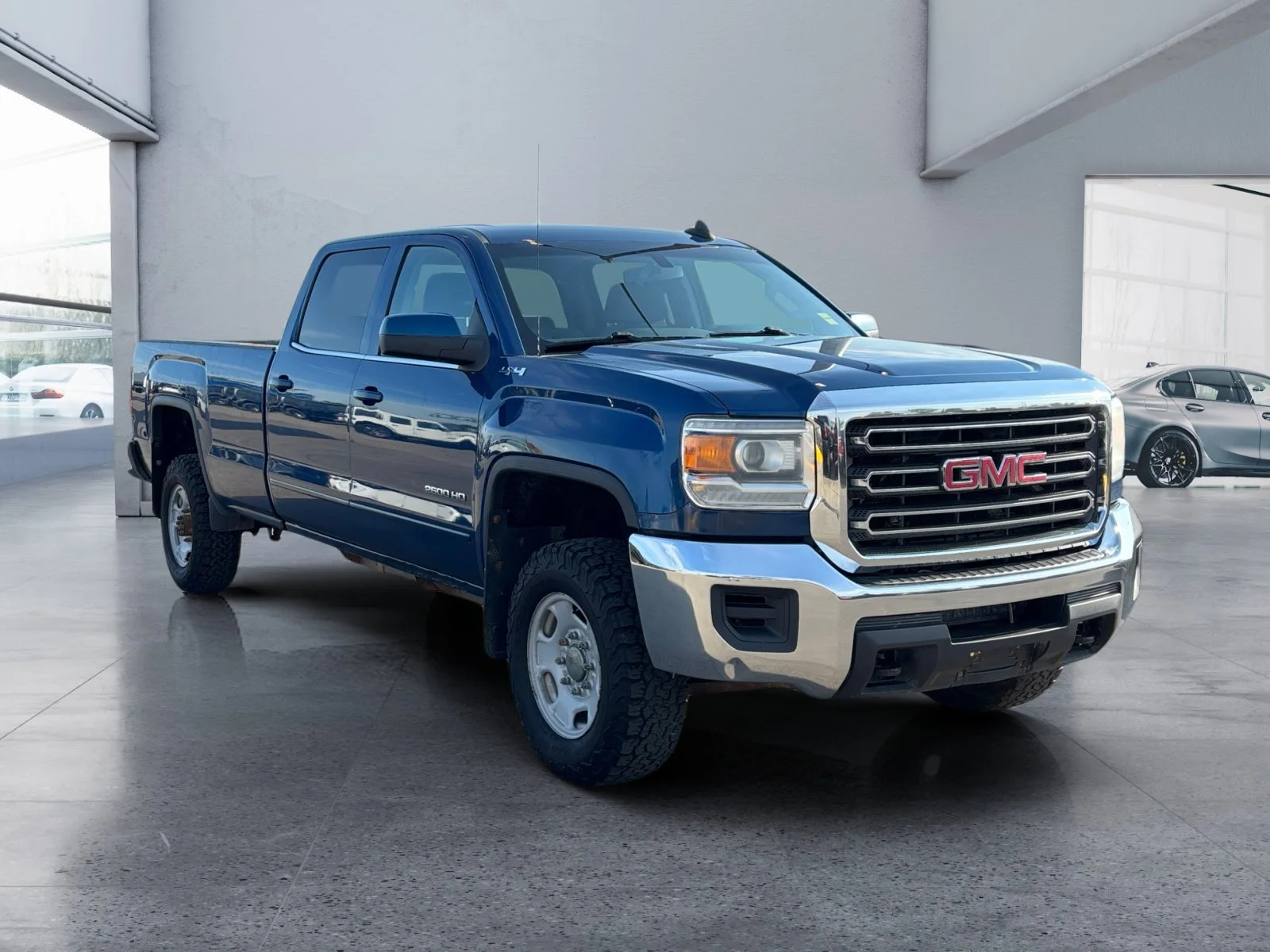 Used 2017 Blue GMC SLE image 7