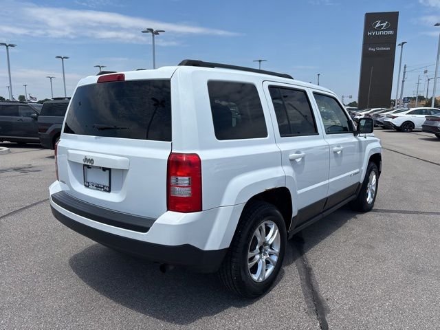 Used 2016 White Jeep Sport image 6
