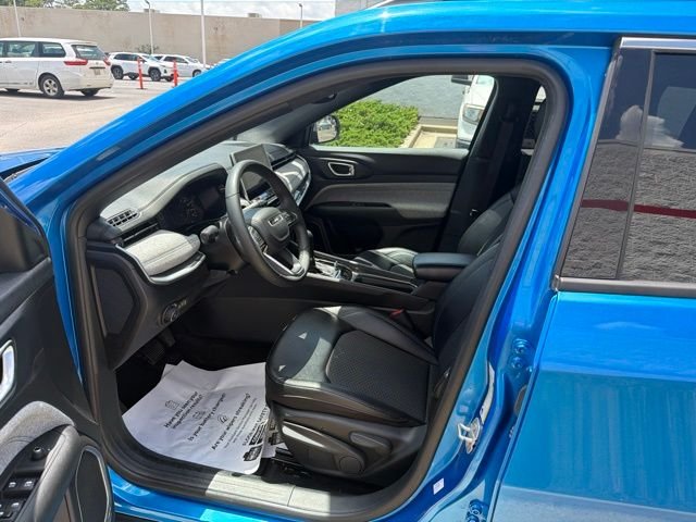 Used 2024 Blue Jeep Latitude image 26
