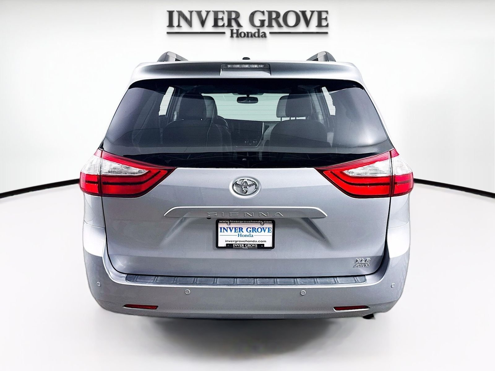 Used 2017 Silver Sky Metallic Toyota XLE Premium AWD image 6