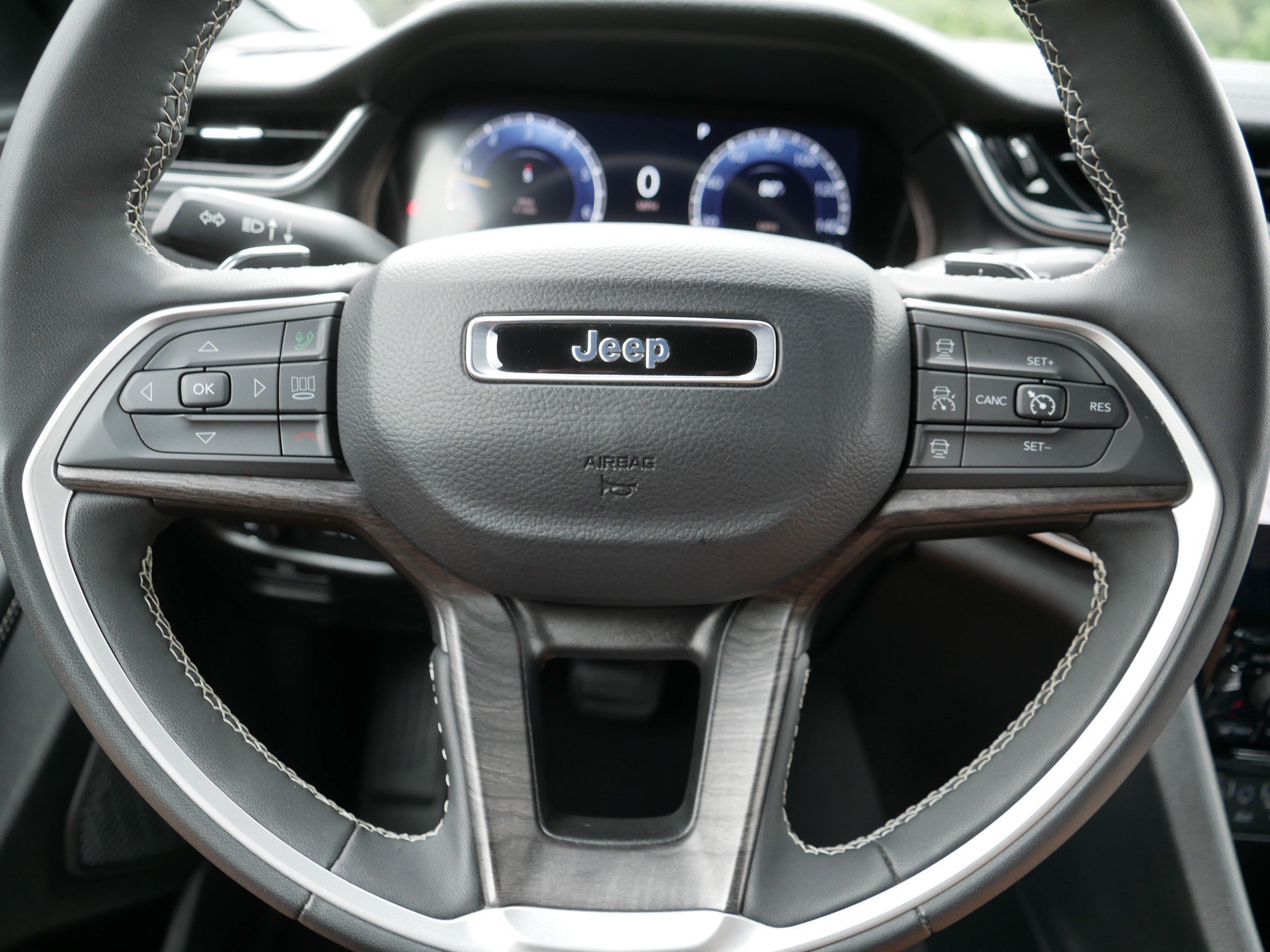 Used 2024 Velvet Red Pearlcoat Jeep Limited image 25