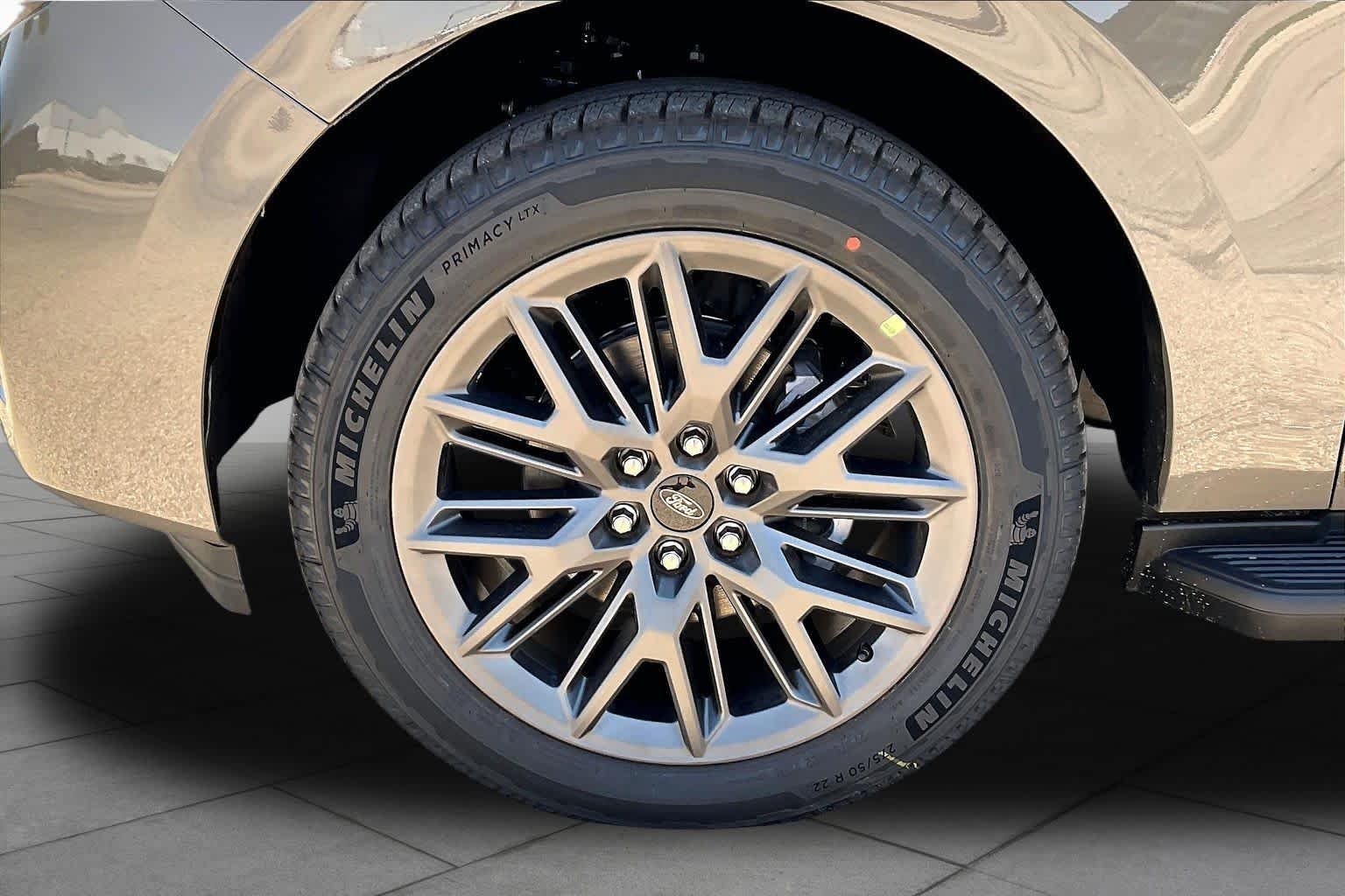 New 2026 Marsh Gray Ford Platinum® image 11