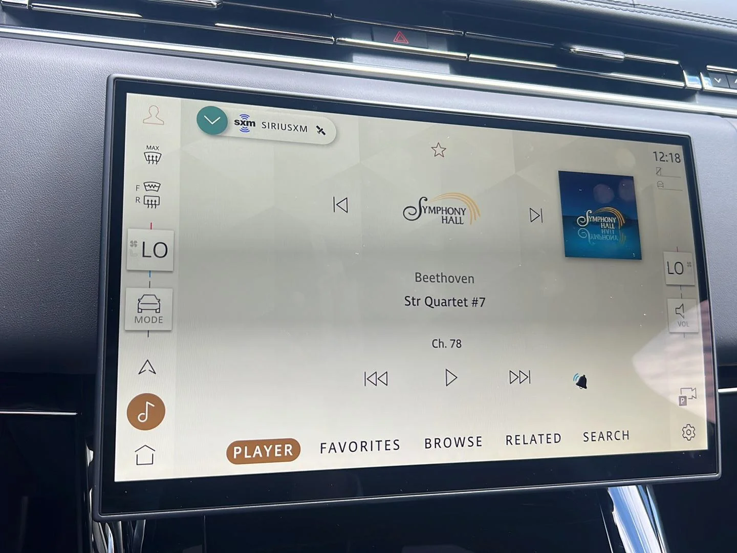 New 2026 Fuji White Land Rover Dynamic SE image 19