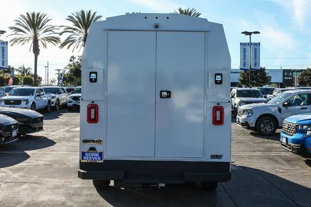 New 2026 Oxford White Ford E-350 SRW image 41