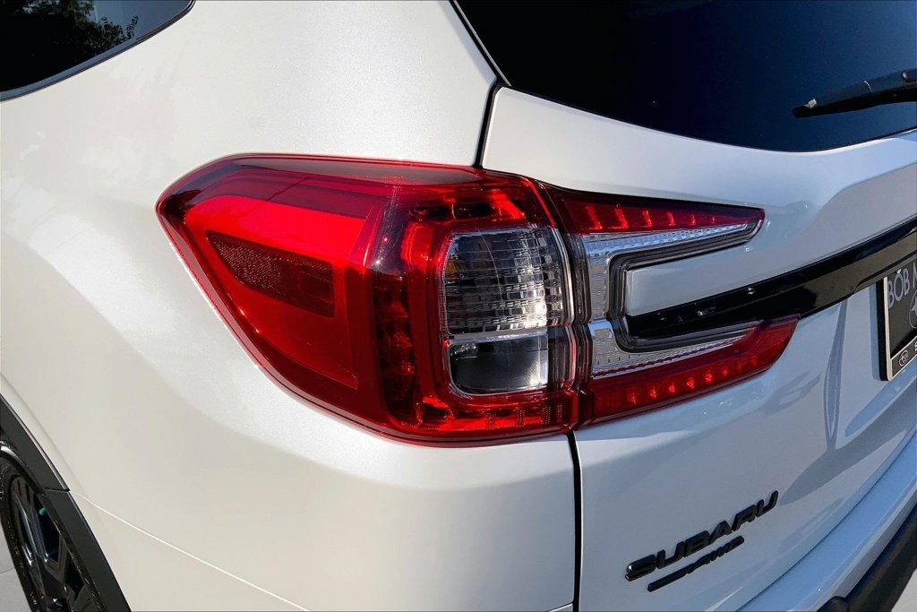 Used 2026 White Subaru Onyx Edition Touring image 22