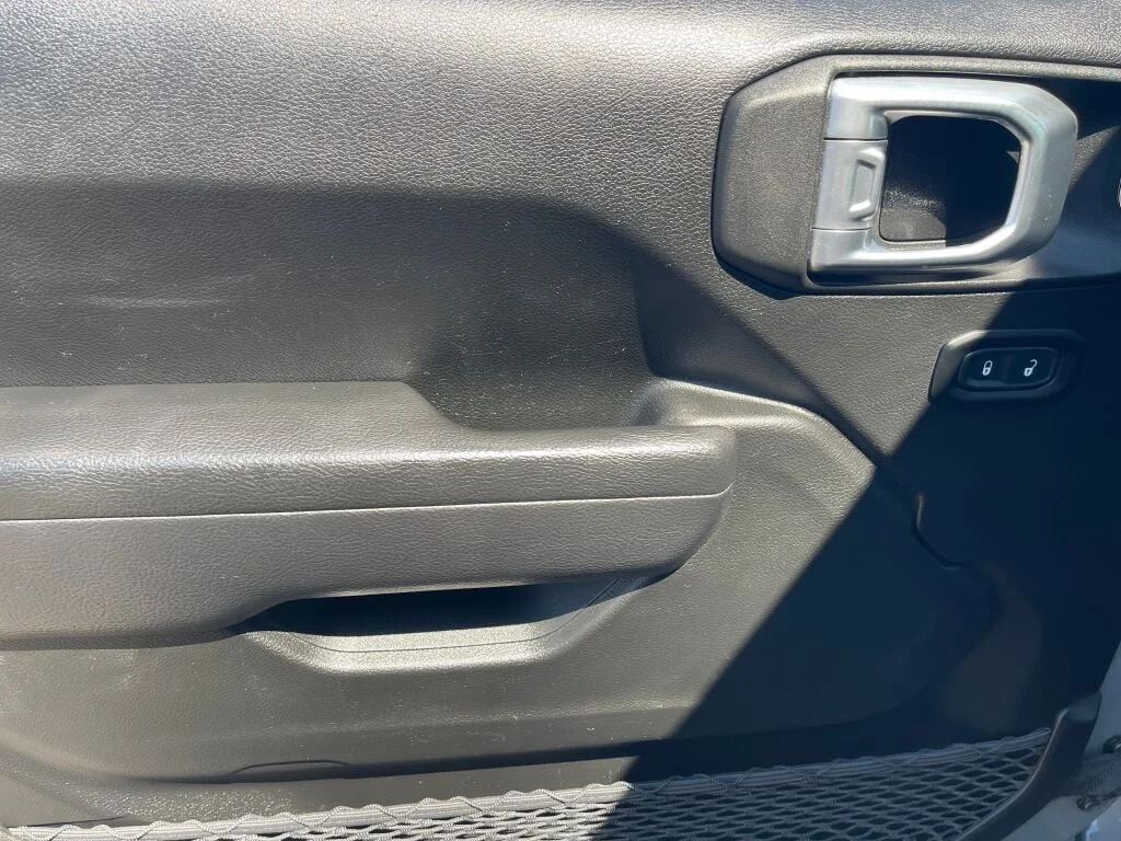 Certified Used 2023 Sting-Gray Clearcoat Jeep Rubicon image 9