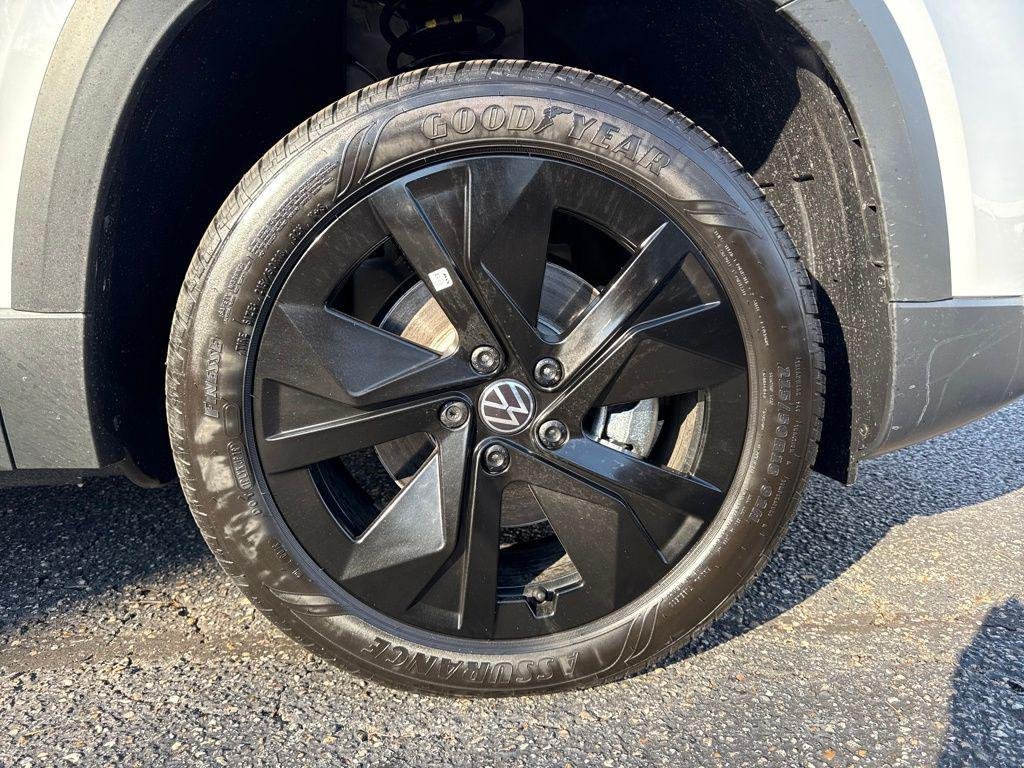 2026 Volkswagen Taos SE Black - Photo 11