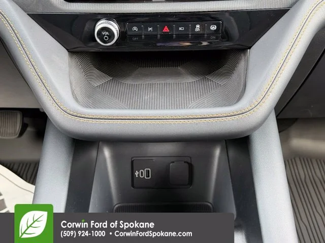 New 2027 Star White Metallic Tri-Coat Ford Tremor image 30