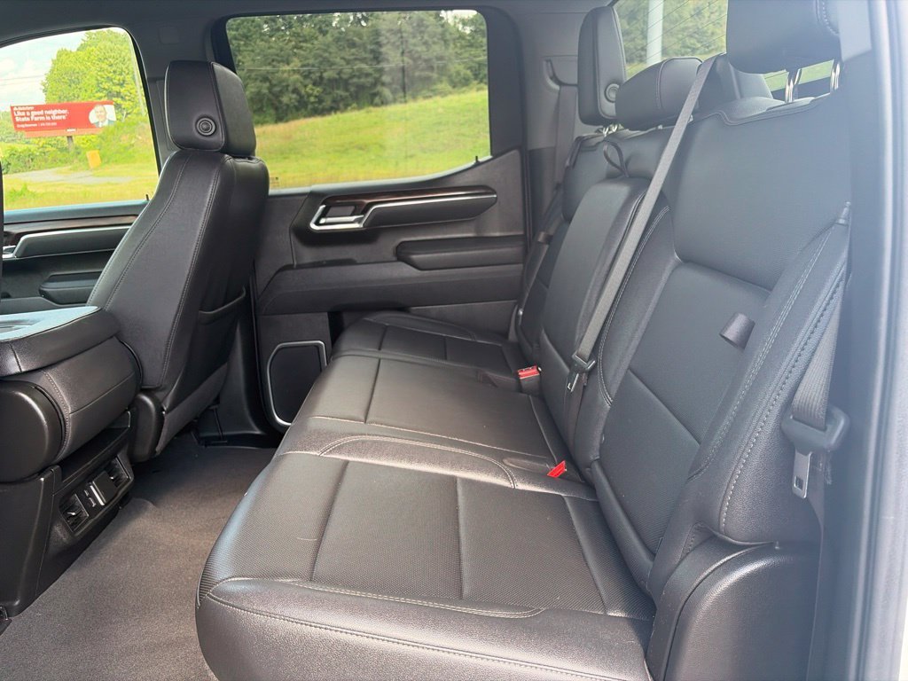 Used 2025 Summit White GMC SLT image 34