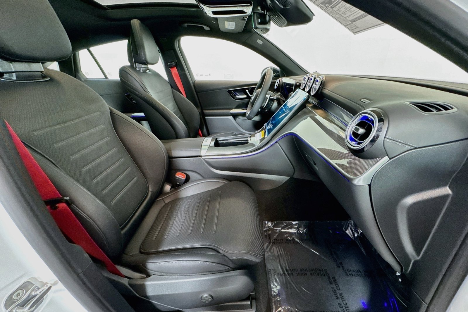 New 2027 MANUFAKTUR Moonlight White Metallic Mercedes-Benz AMG® GLC 53 image 26