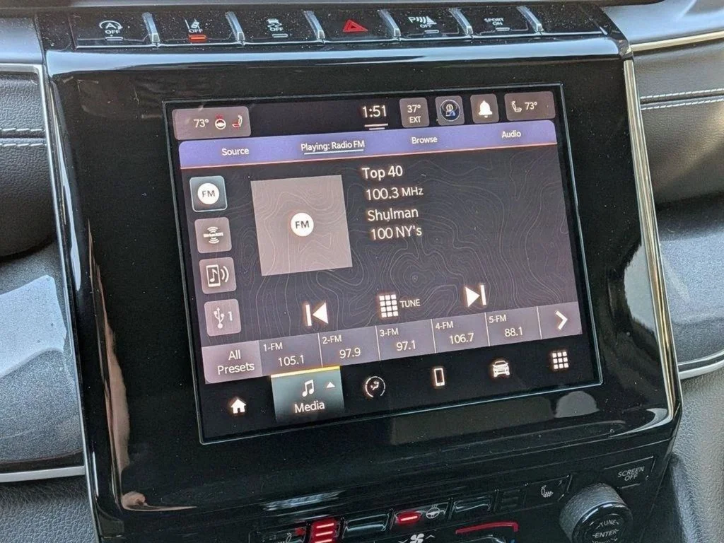 Used 2023 White Jeep Altitude X image 18
