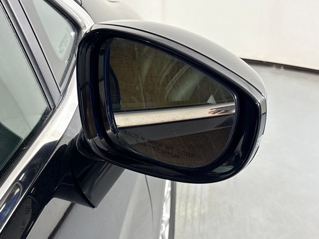 Used 2025 Black Chrysler Select image 13