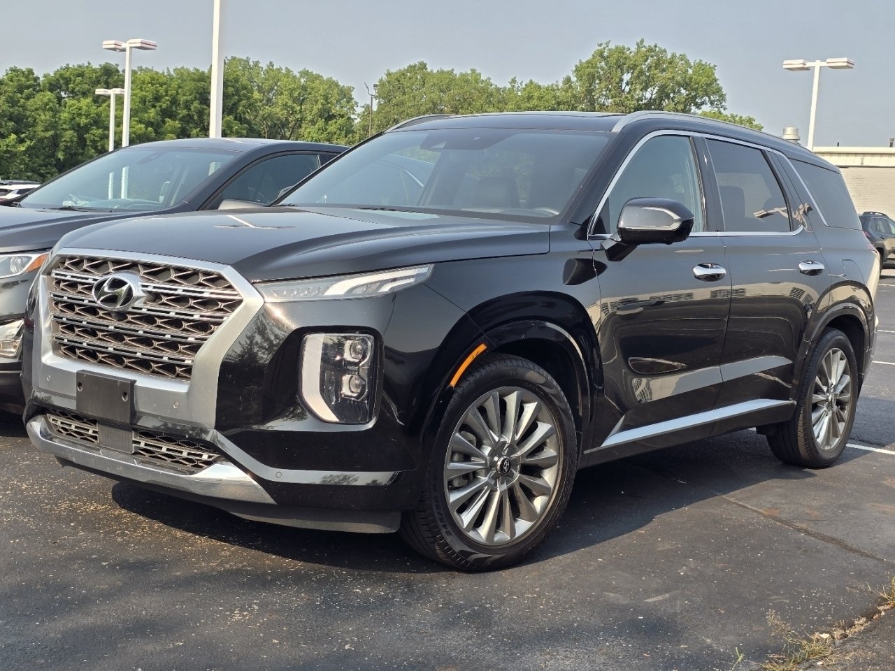 Used 2020 Black Hyundai Limited image 3