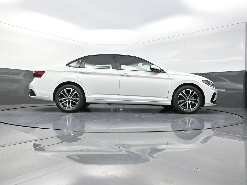Used 2026 White Volkswagen 1.5T Sport image 29