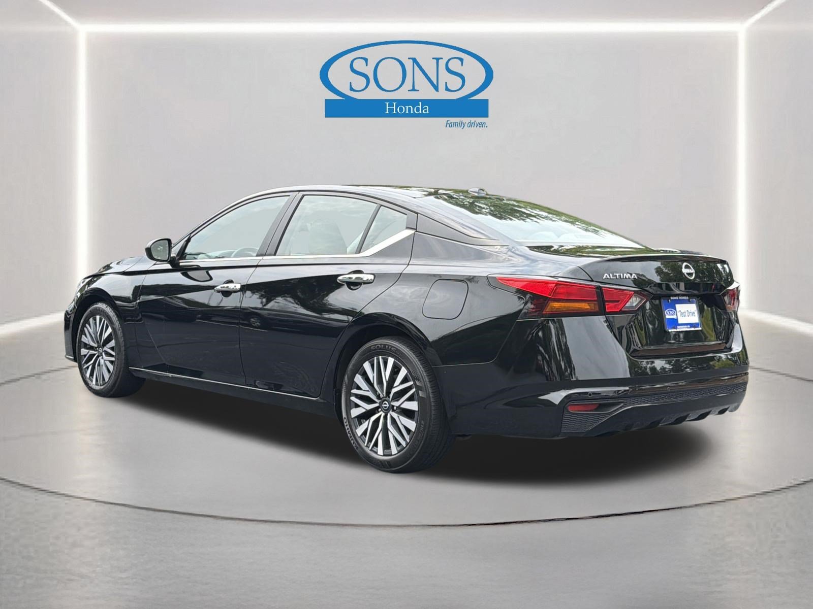 Used 2025 Super Black Nissan SV image 20