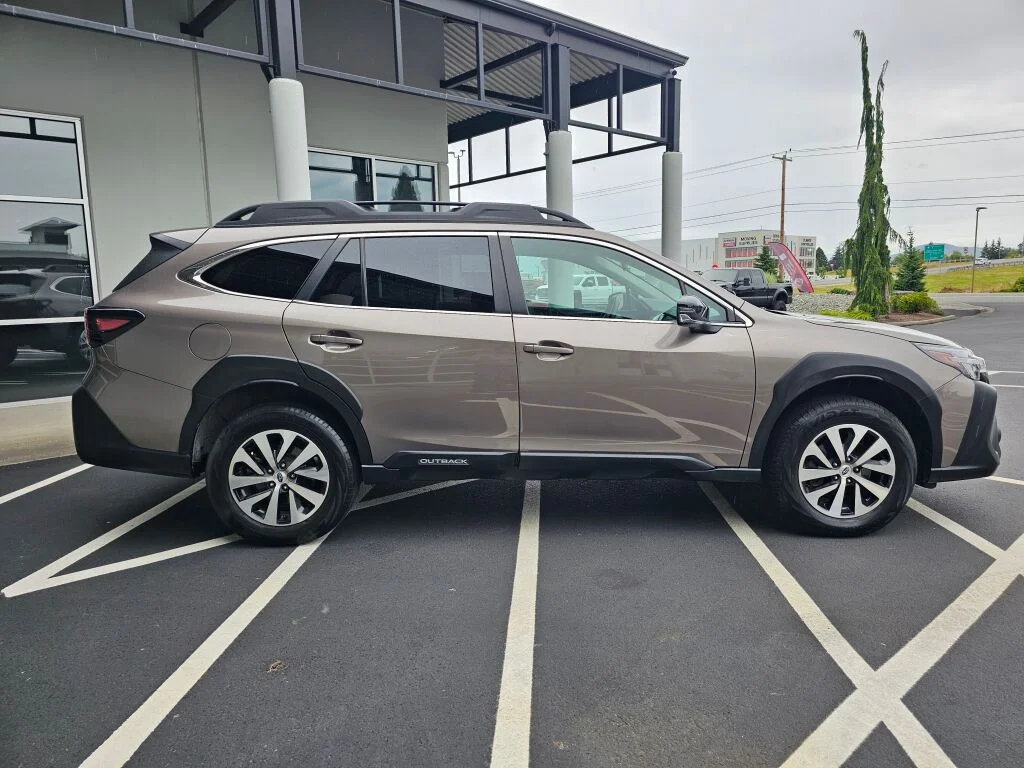 Used 2024 Brilliant Bronze Metallic Subaru Premium image 6