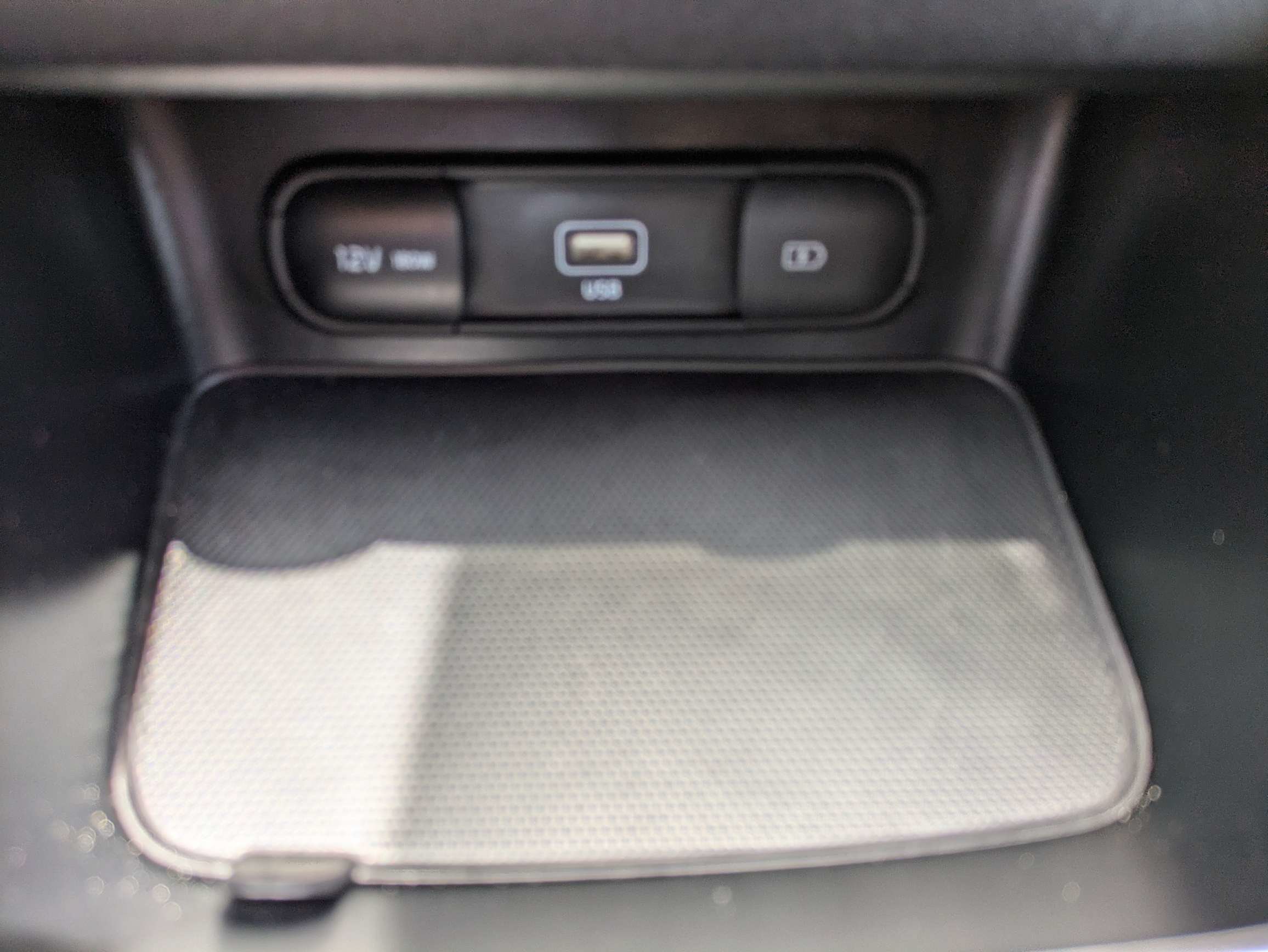Certified Used 2024 Snow White Pearl Kia LXS image 23