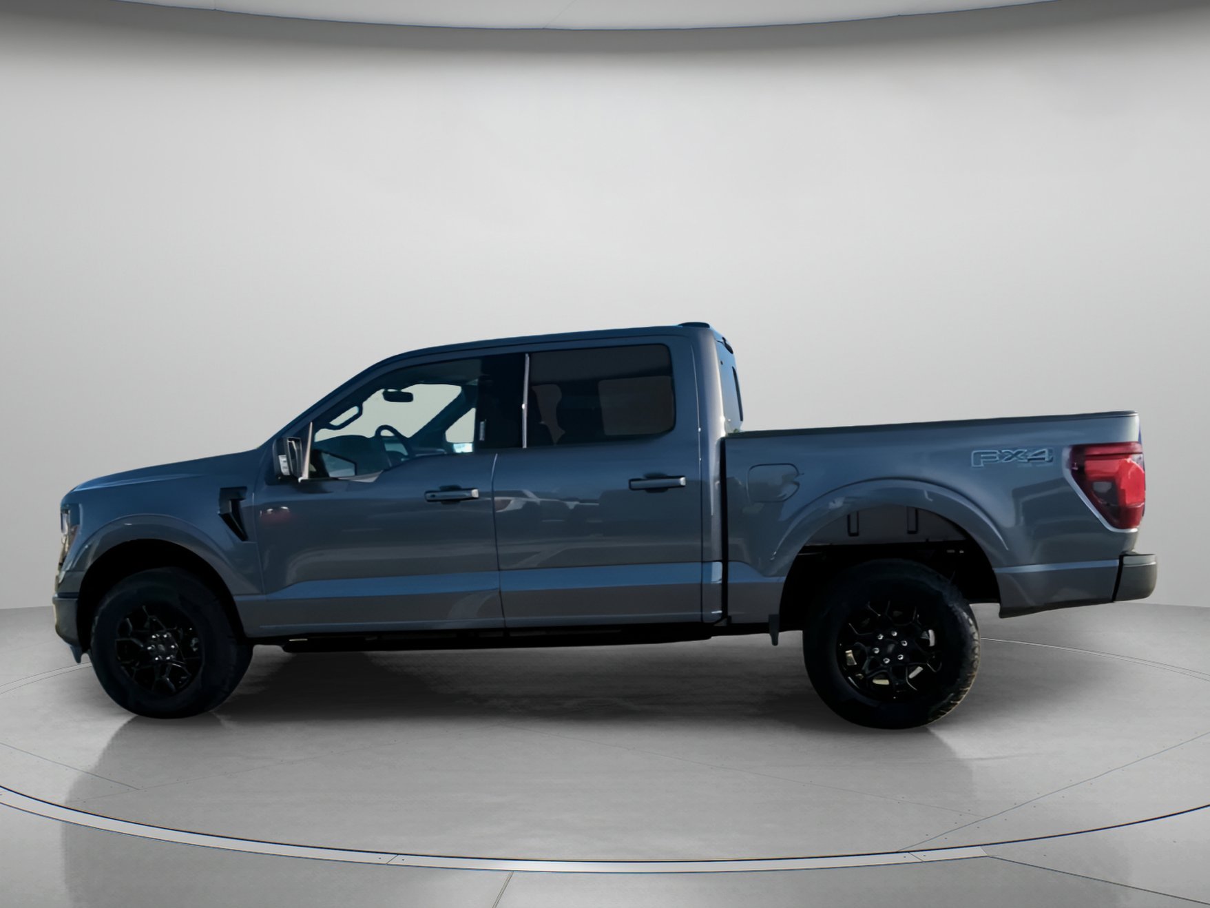 New 2026 Carbonized Gray Metallic Ford XLT image 14
