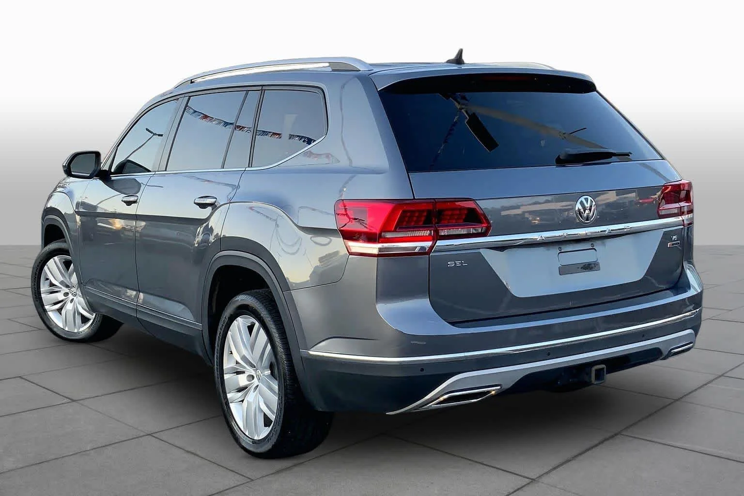 Used 2019 Platinum Gray Metallic Volkswagen 3.6L V6 SEL image 12