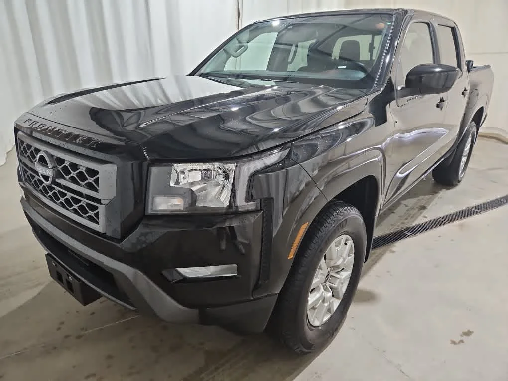 2023 Nissan Frontier SV Crew Cab 4X4 SWB's photo