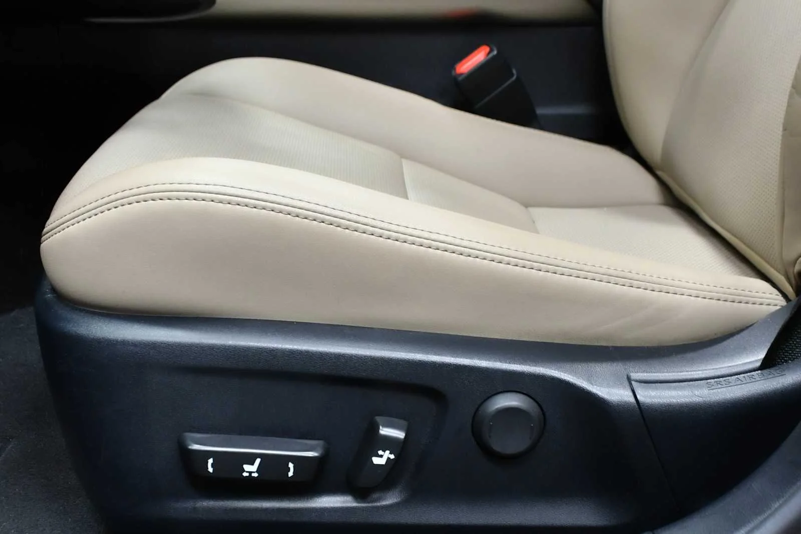 Used 2018 Redline Lexus  image 17