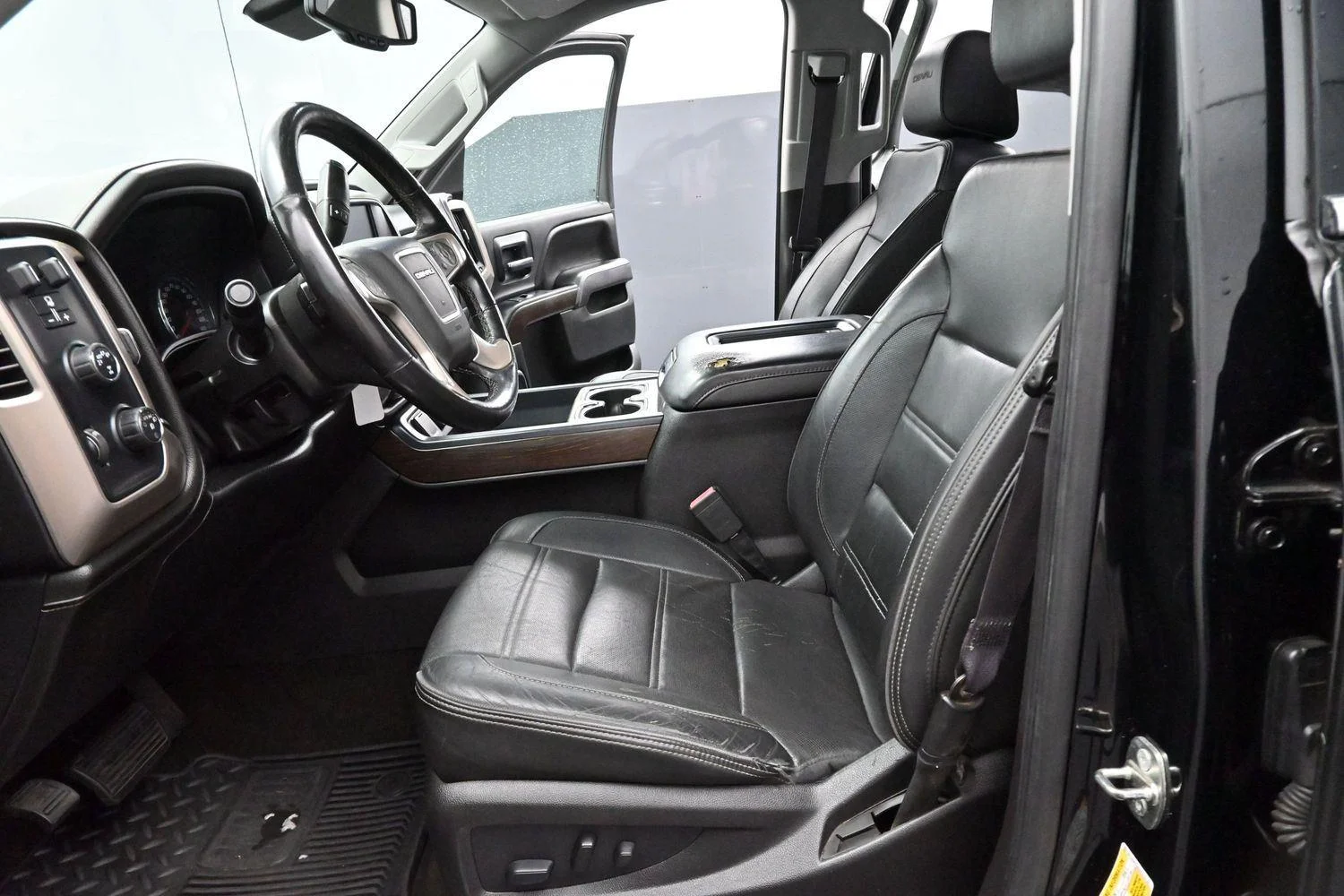 Used 2017 ONYX BLACK GMC Denali image 13