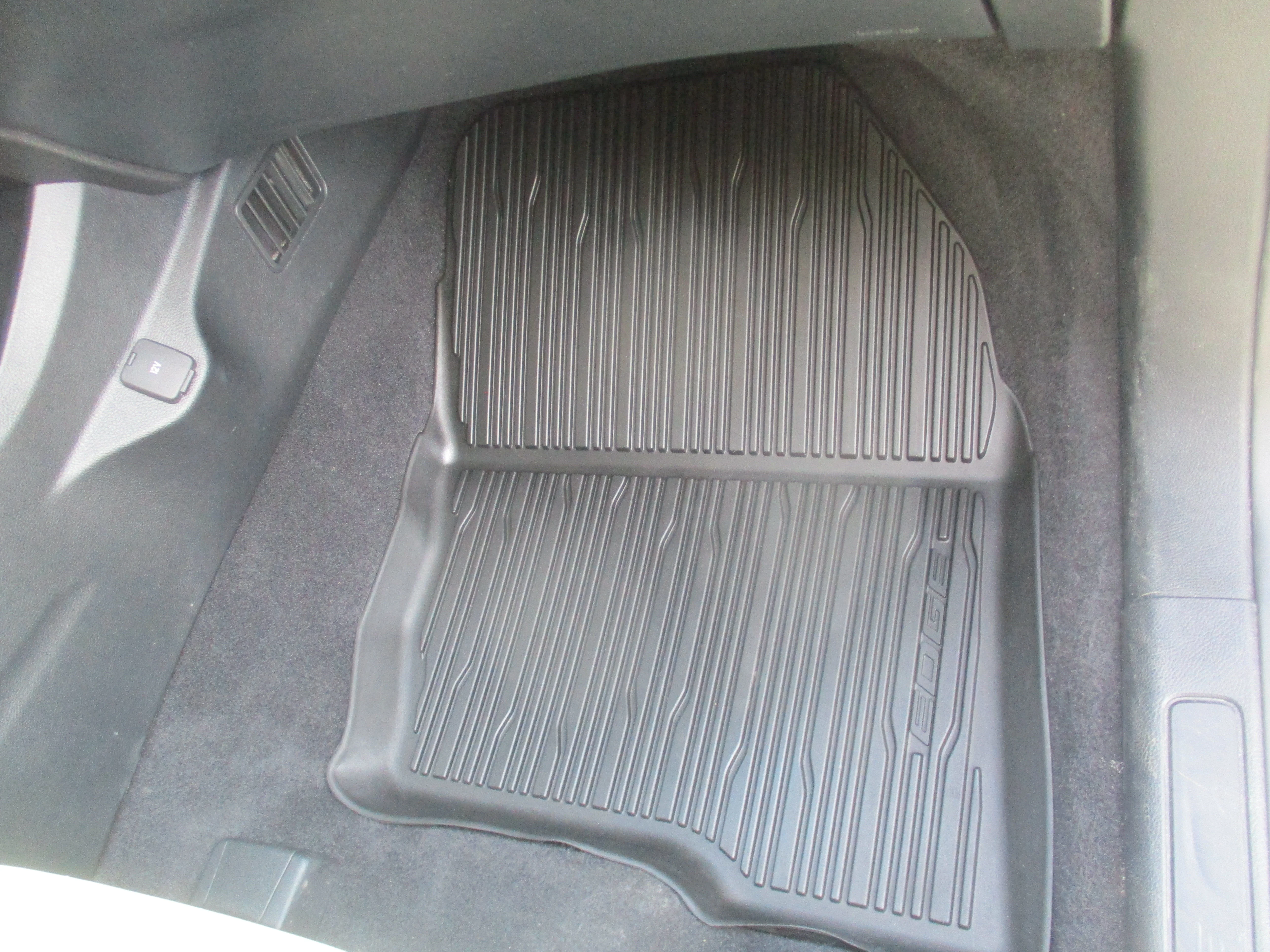 Used 2023 Star White Metallic Tri-Coat Ford SEL image 39