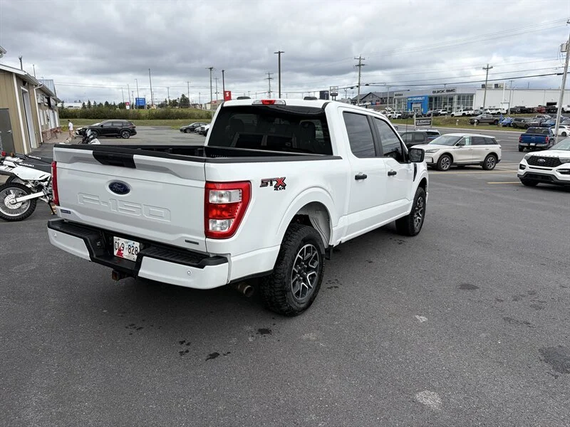 Used 2023 White Ford XLT image 3