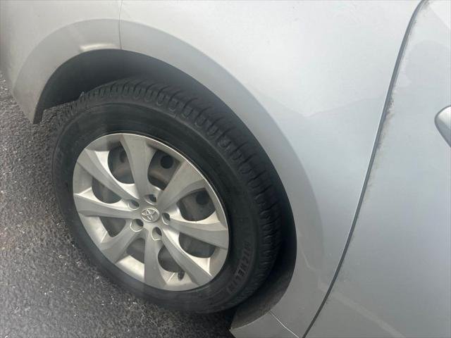 Certified Used 2021 CLASSIC SILVER MET Toyota  image 5