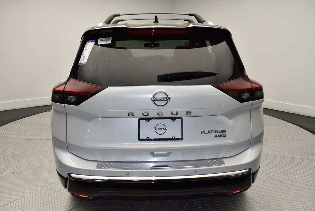 New 2026 Everest White Pearl TriCoat / Super Black Two-tone Nissan Platinum image 6