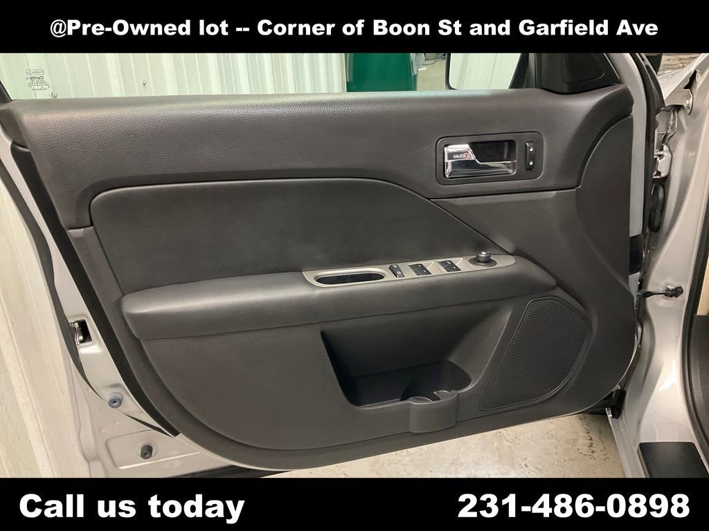 Used 2010  Ford SEL image 15