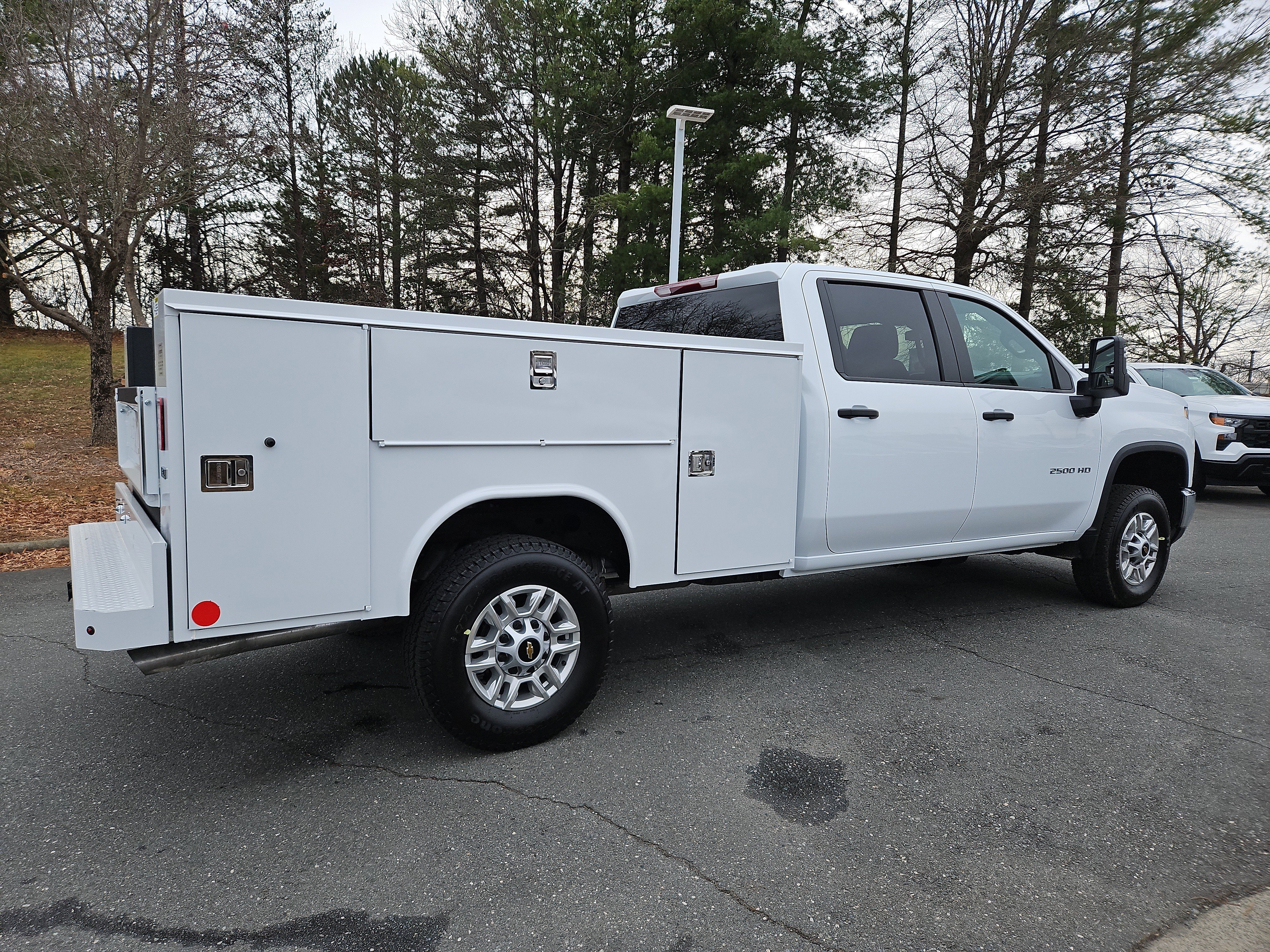 New 2026 Summit White Chevrolet WT image 6