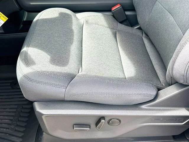 New 2026 Oxford White Ford Active image 14