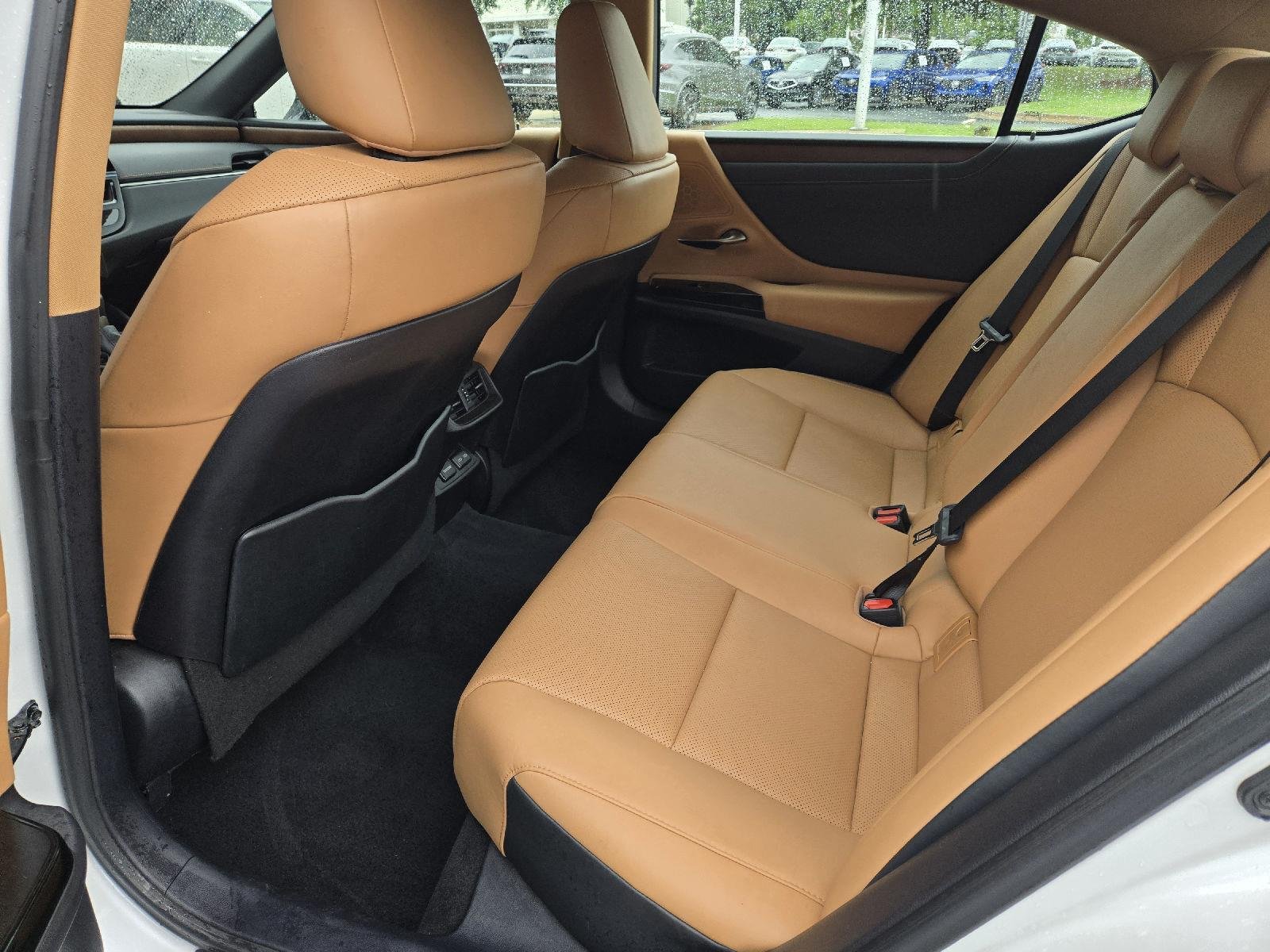 Used 2024 Eminent White Pearl Lexus ES 350 image 13