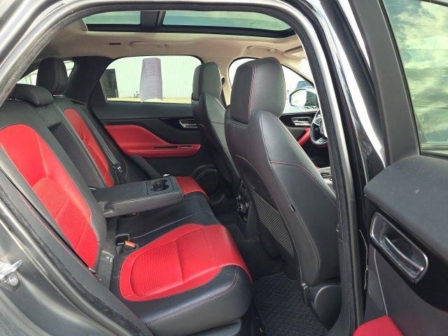 Used 2017 Black Jaguar 35t R-Sport image 11