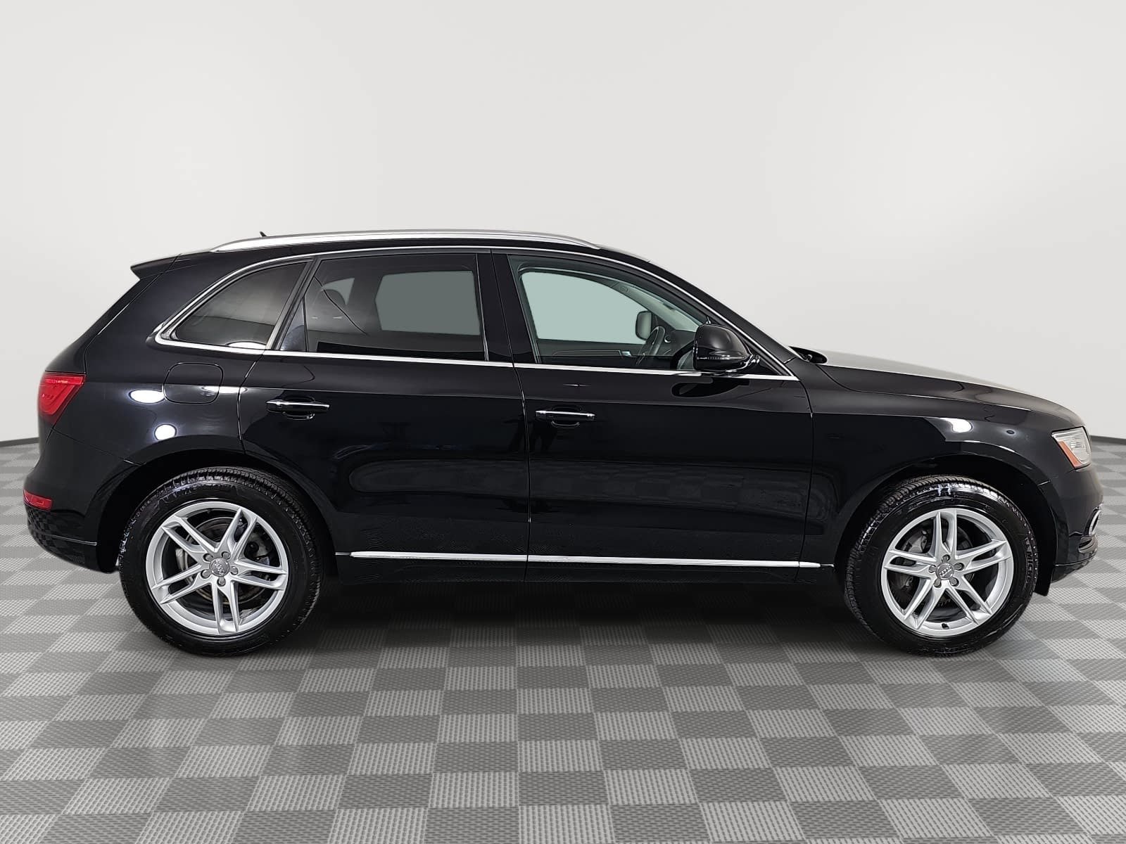 Used 2017 Black Audi 2.0T Premium Plus image 9