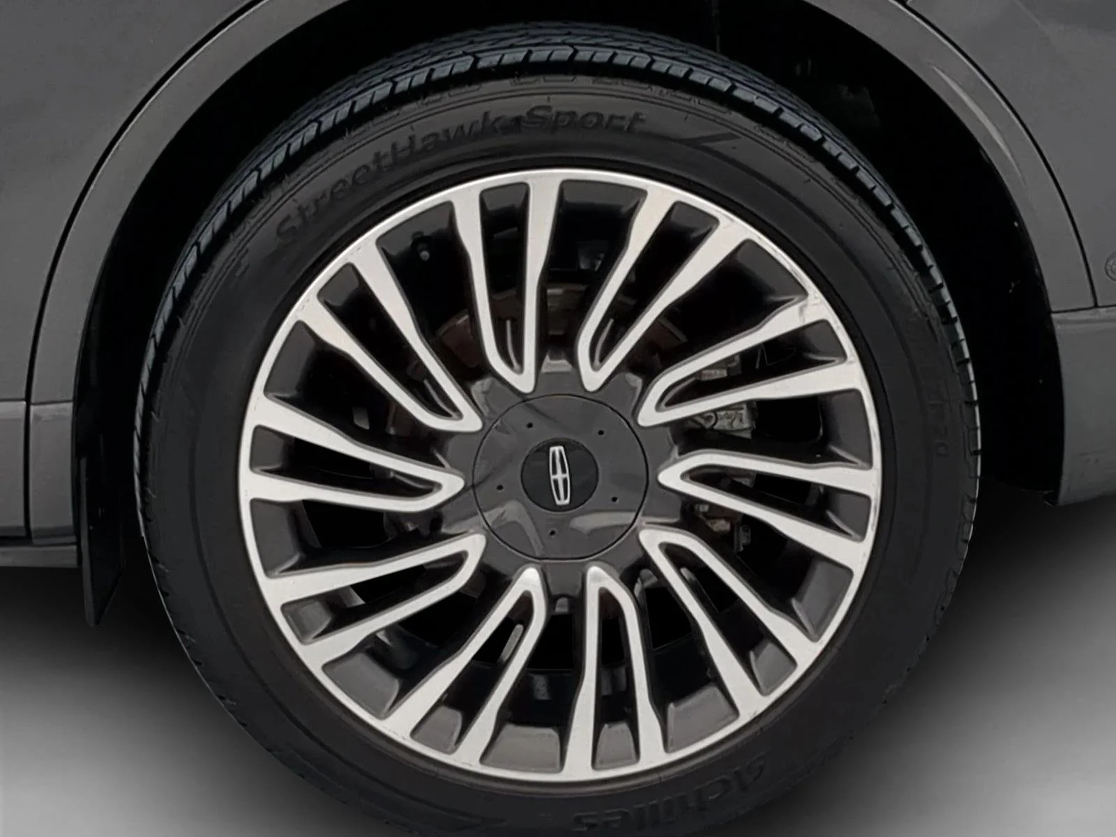 Used 2020 Magnetic Gray Lincoln Reserve image 25