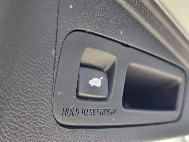 Used 2019  Honda Touring image 12