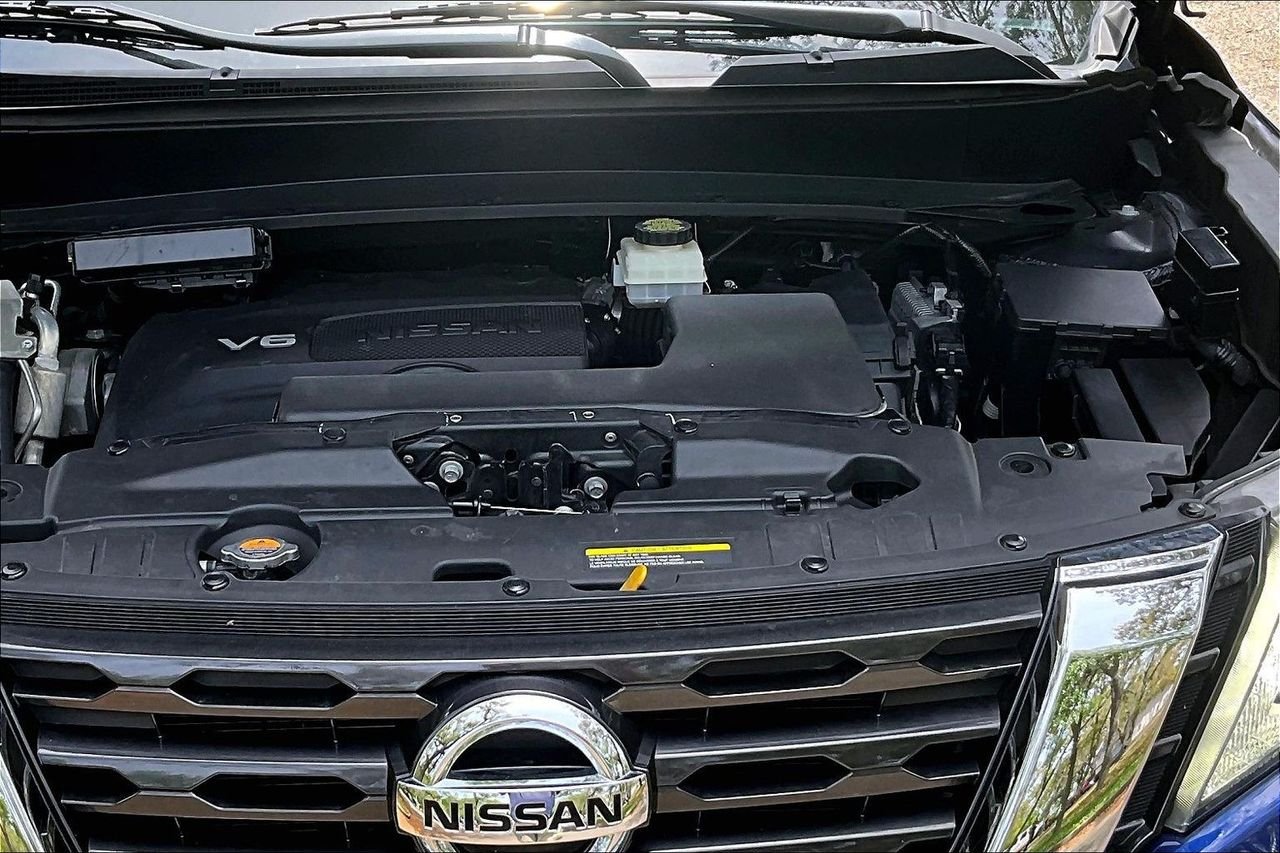 Used 2020 Blue Nissan S image 30