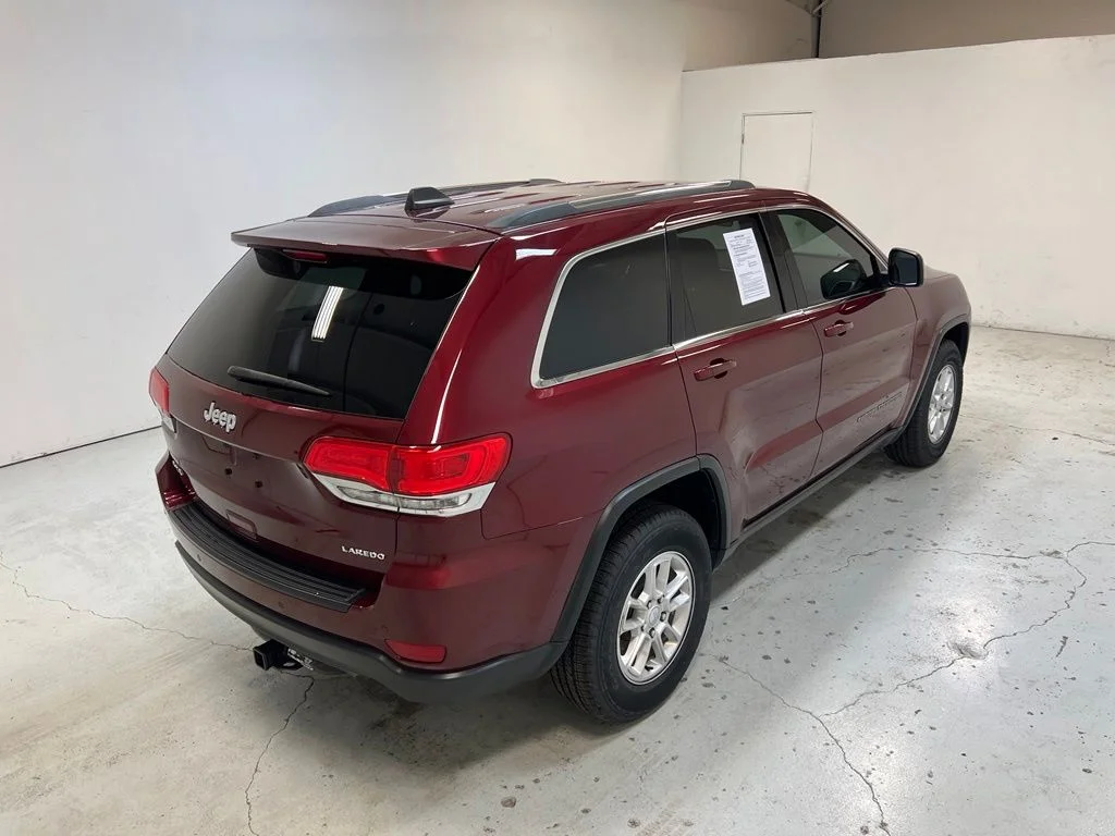Used 2019 Red Jeep Laredo E image 2