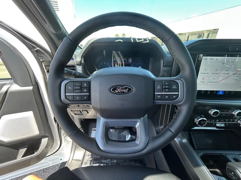 New 2026 Oxford White Ford Lariat image 15