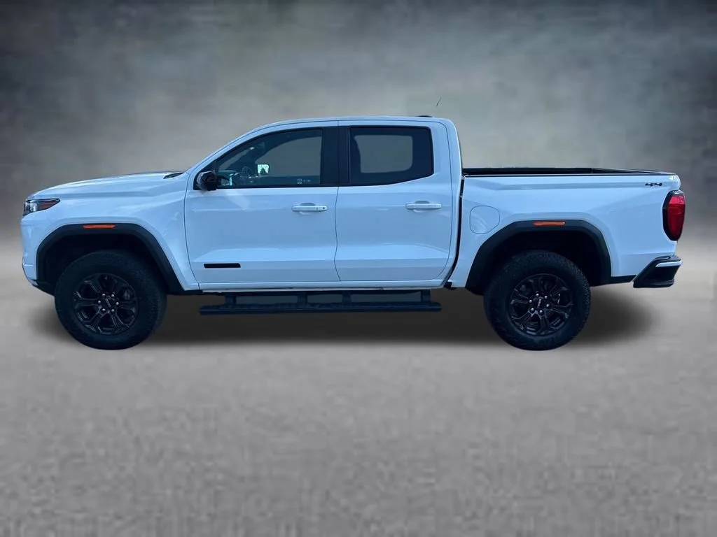 Used 2024 Summit White GMC Elevation image 9