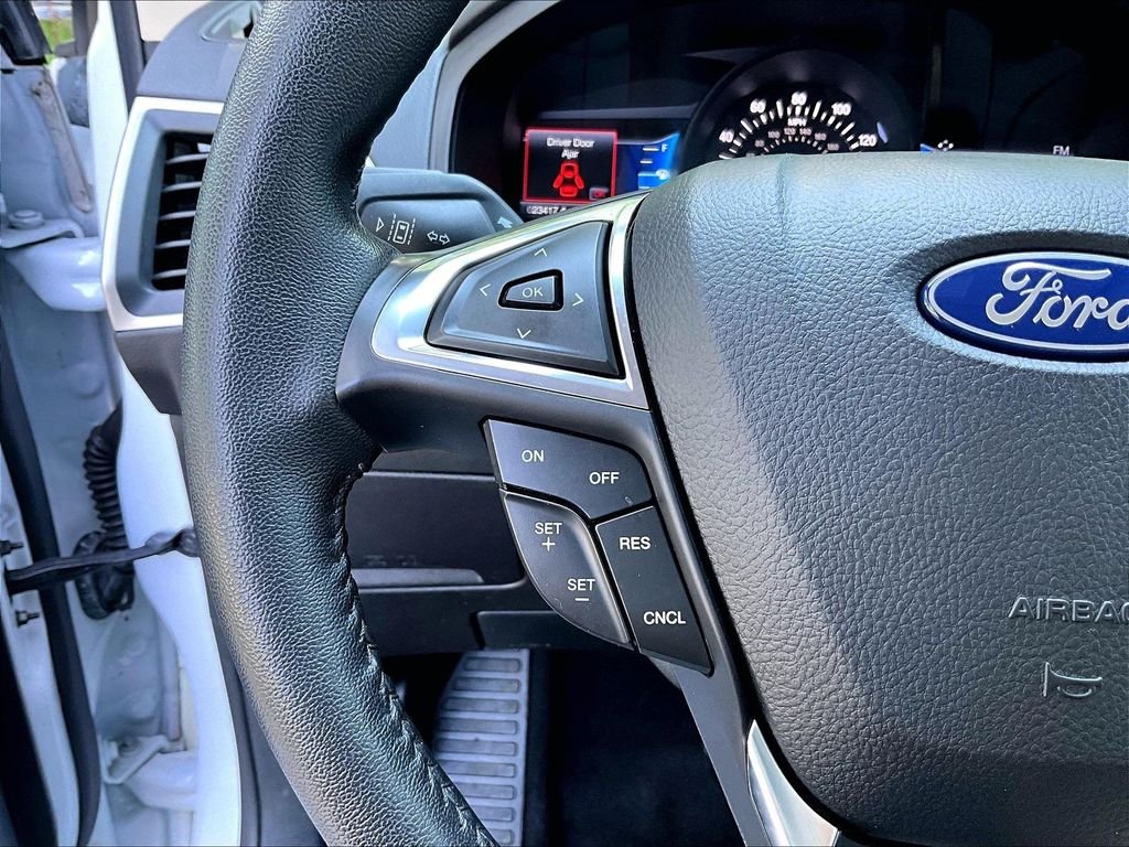 Used 2022 White Ford SEL image 22