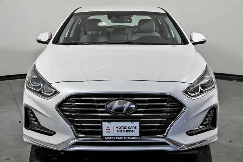 Used 2019 Hyper White Hyundai Limited image 4