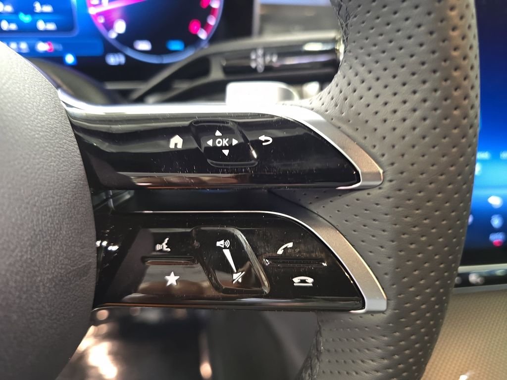 Certified Used 2026 Black Mercedes-Benz GLC 300 image 19