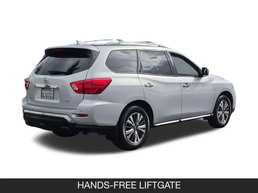 Used 2019 Silver Nissan SL image 9