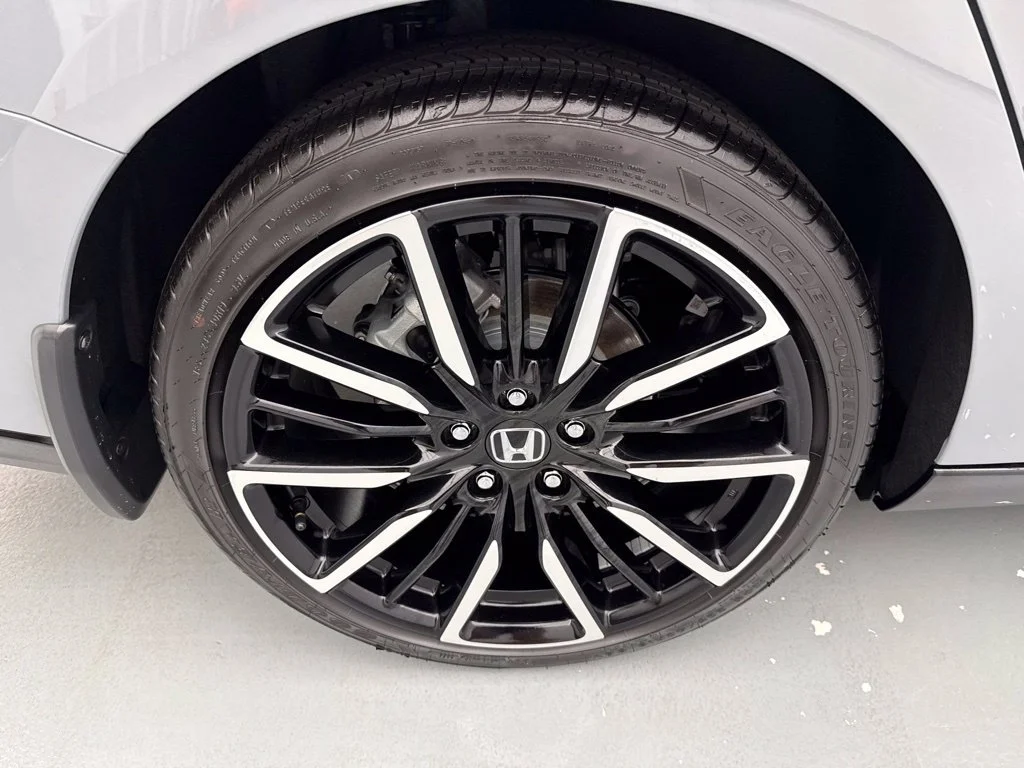 New 2026 Urban Gray Pearl Honda Touring image 12