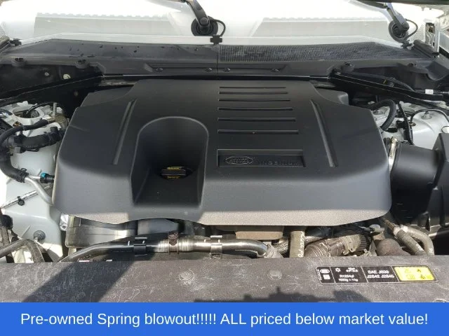 Used 2020  Land Rover SE image 50