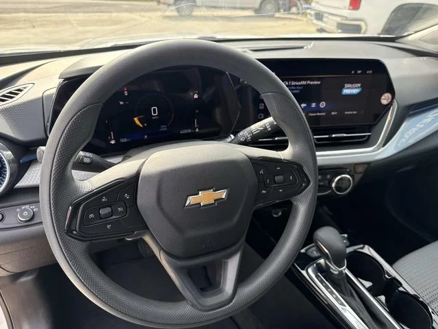Used 2025 White Chevrolet LT image 35