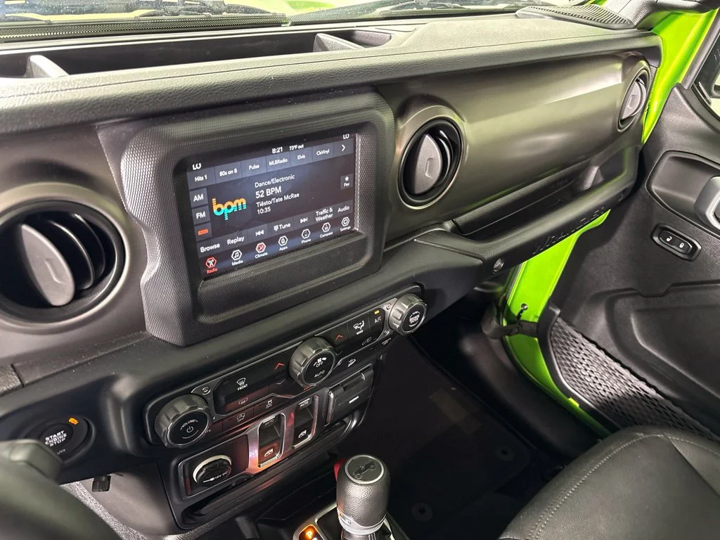 Used 2019 Green Jeep Sport S image 31